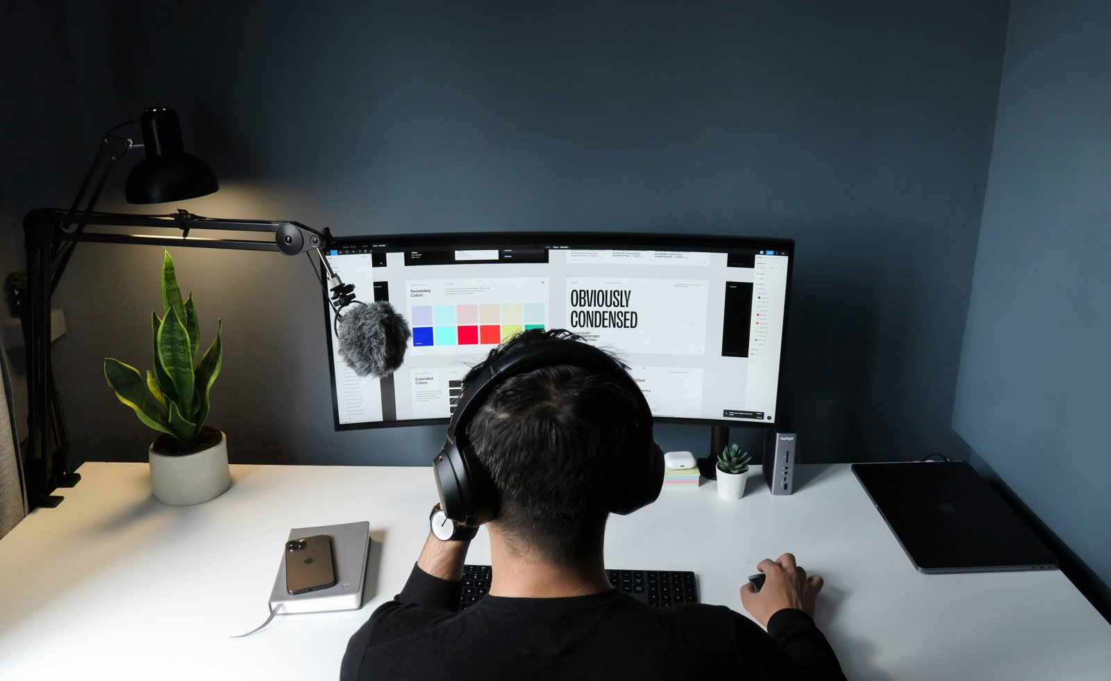 8 Graphic Design Mistakes That Are Silently Killing Your Brand